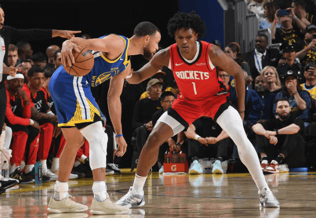 NBA球队因关键先发球员受伤状态未明，战力大损的简单介绍