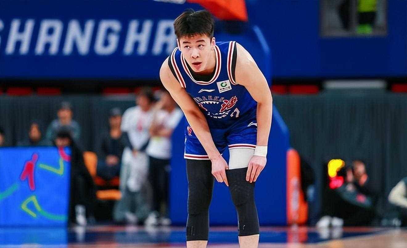 上海男篮新一轮比赛初显实力，备战更进一步